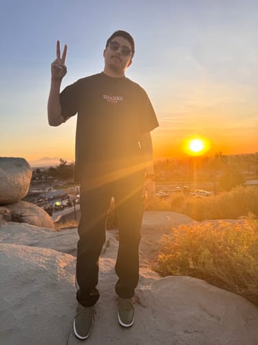 Customer photo review of AKAGAMI WASH TEE