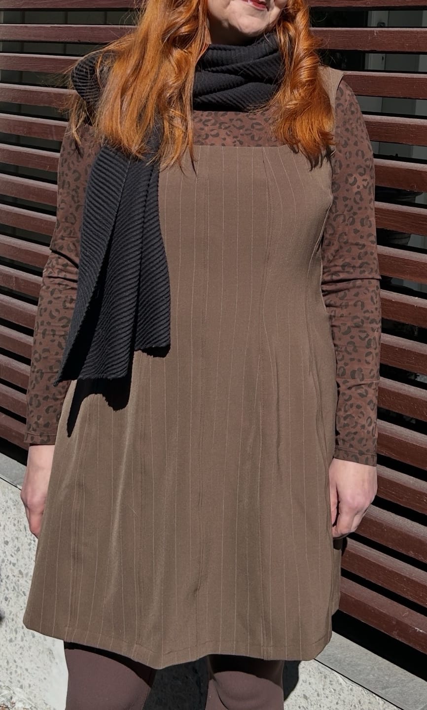 Customer photo review of Marimekko Ruskea pystyraitainen Vaatetuskangas - Pala