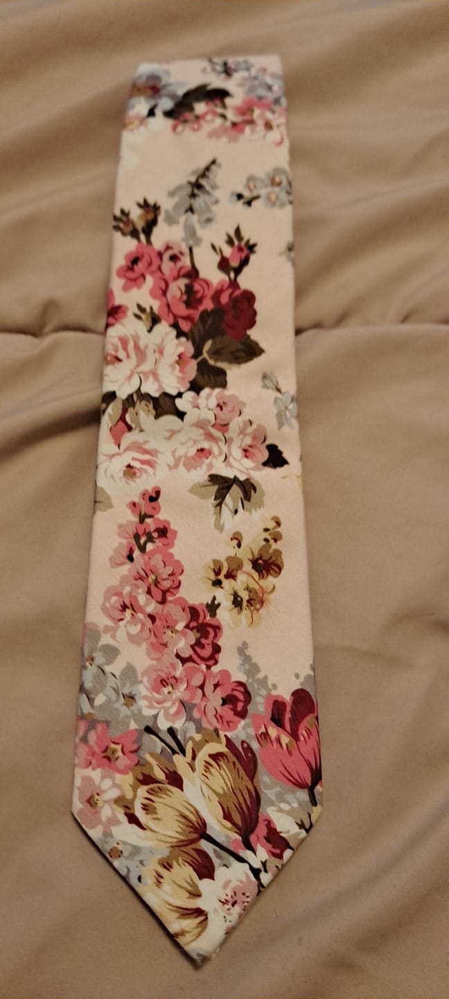 Customer photo review of Pink Floral Boutonniere Set