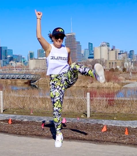 Customer photo review of Sizzlin' High Waisted Ankle Leggings
