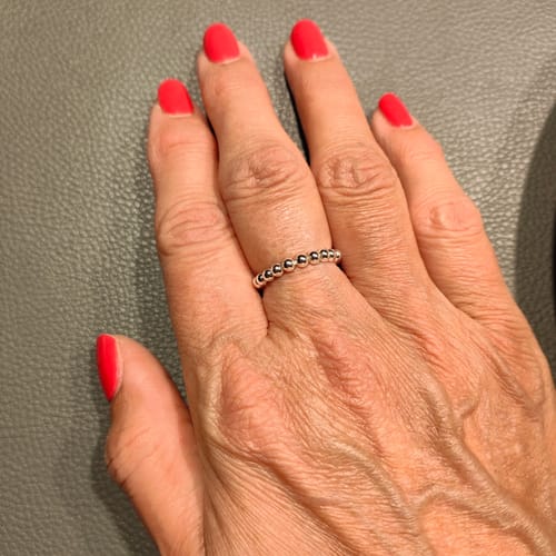 Customer photo review of Flex-Ring versilbert, passt elastisch bis Größe 54, nickelallergiefrei