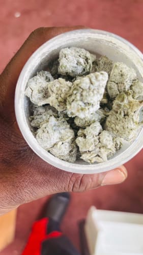 Customer photo review of Snow Capz 28 Grams