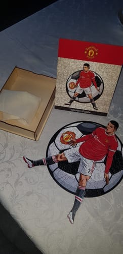 Customer photo review of Cristiano Ronaldo - Holzpuzzle