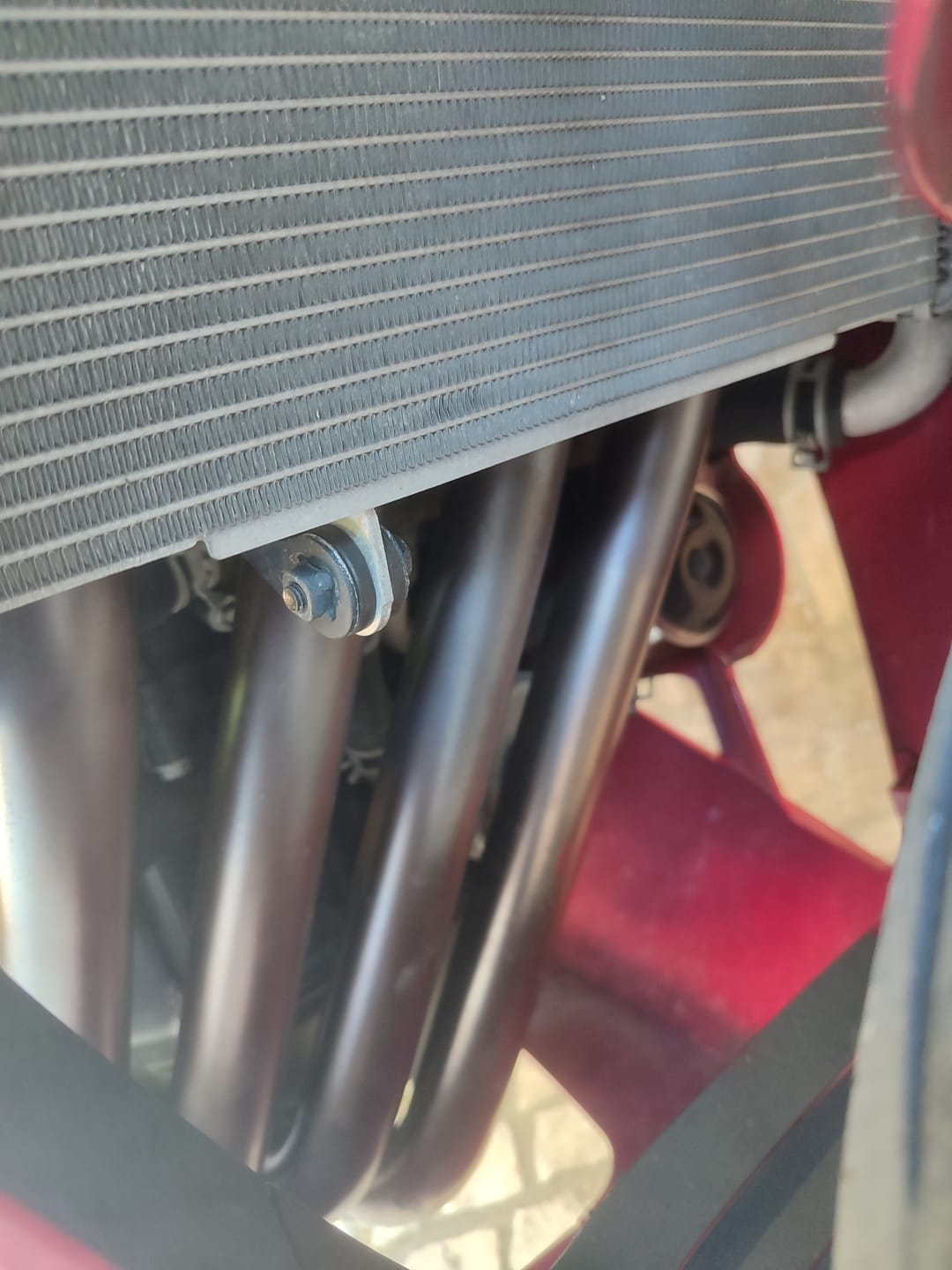 Customer photo review of Línea Completa Artesanal Honda CB650R/ CBR650R (2019-2026) Acero Inoxidable