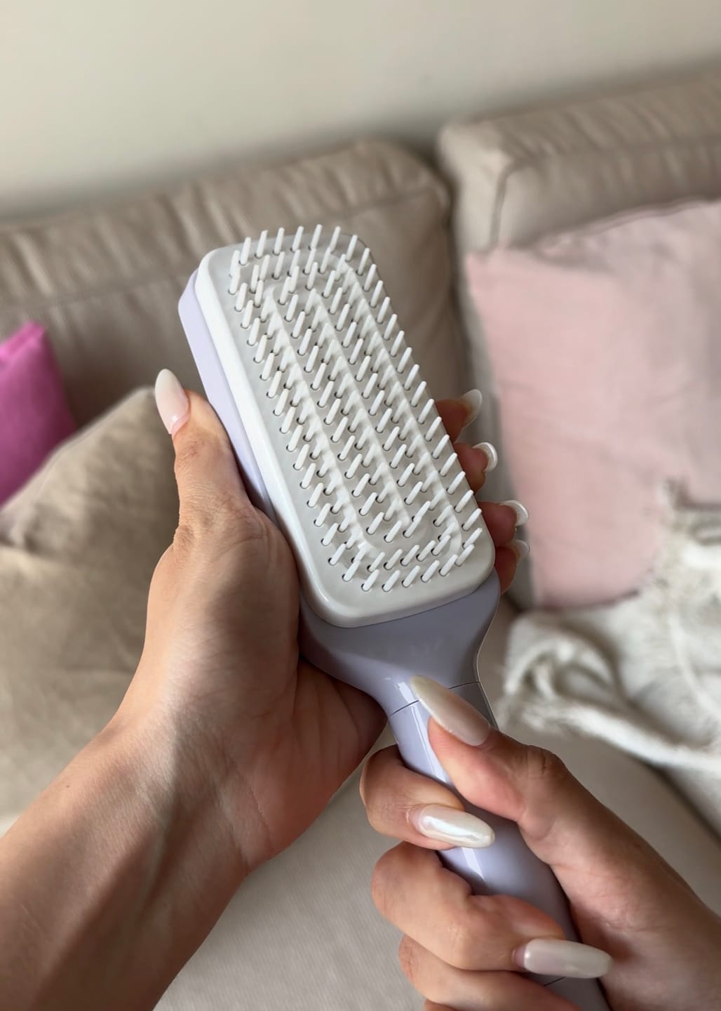 Customer photo review of Koko Self Cleaning Hair Brush