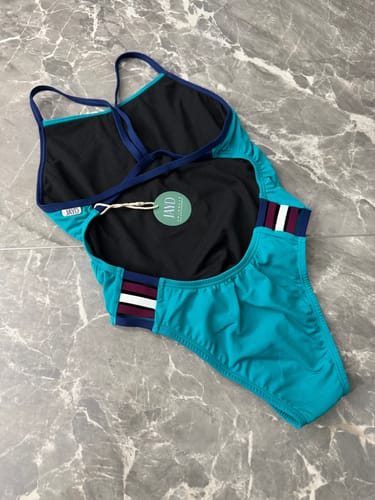 Customer photo review of LENNOX ONE PIECE - Atlantic|Navy