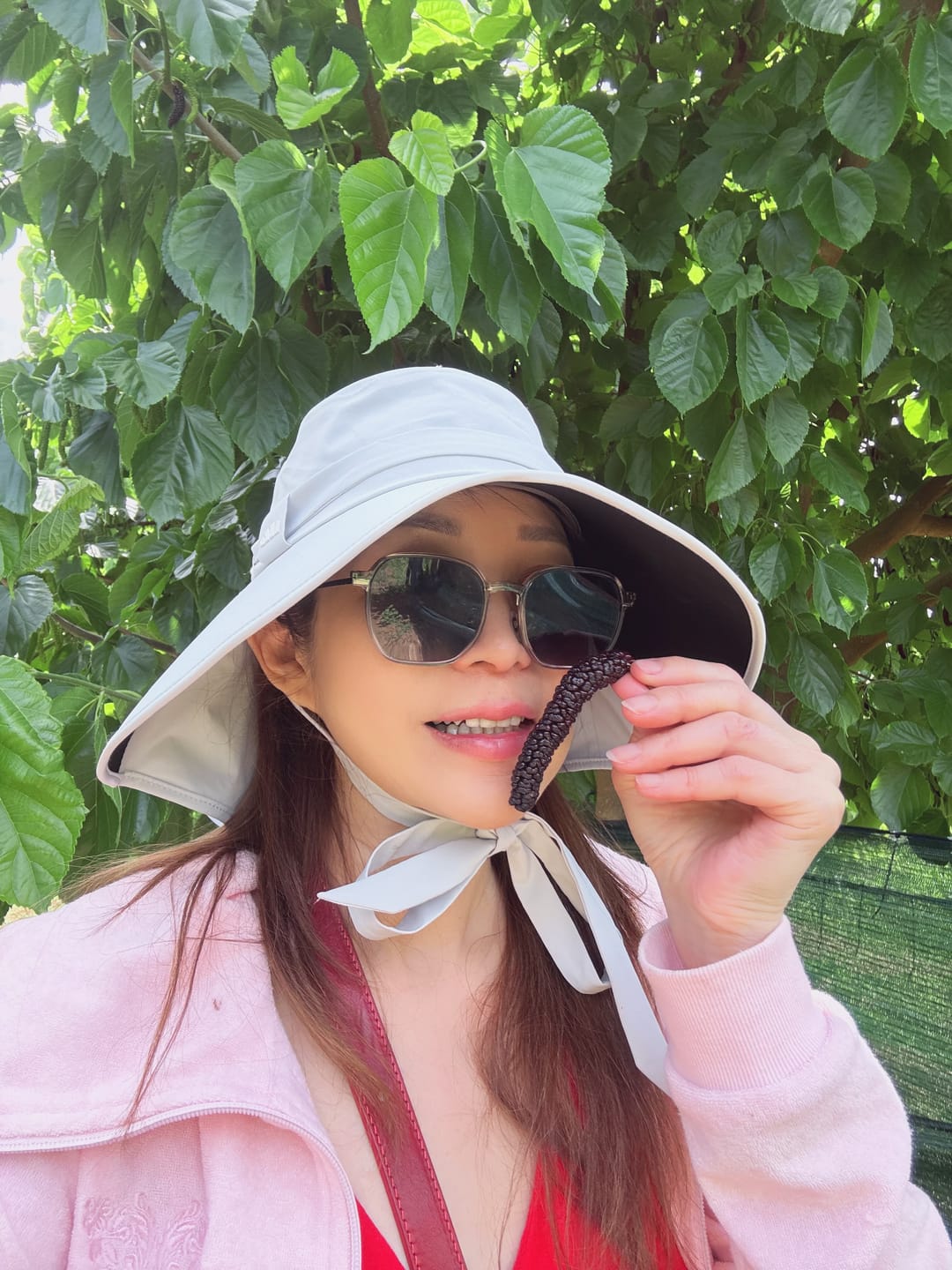 Customer photo review of Women's Sun Protection Bucket Hat UPF 100+ BM502