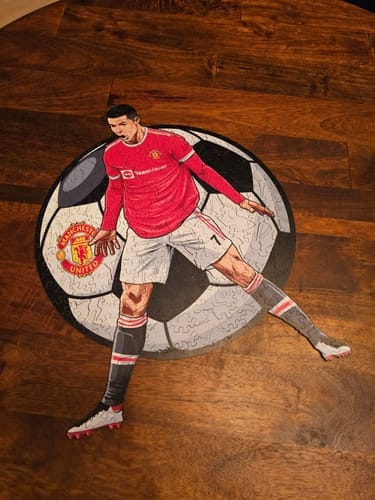 Customer photo review of Cristiano Ronaldo - Holzpuzzle