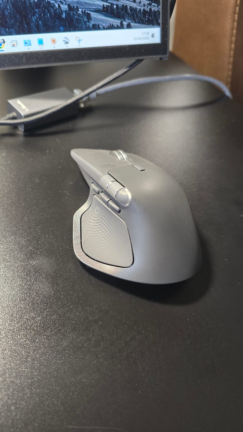 Customer photo review of Mouse Logitech MX Master 4 Grafito