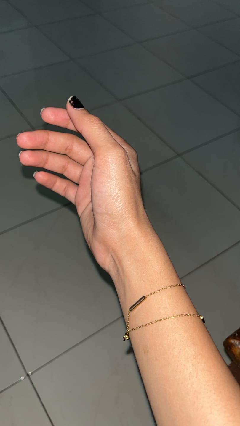 Customer photo review of Bar Layered Chain Bracelet