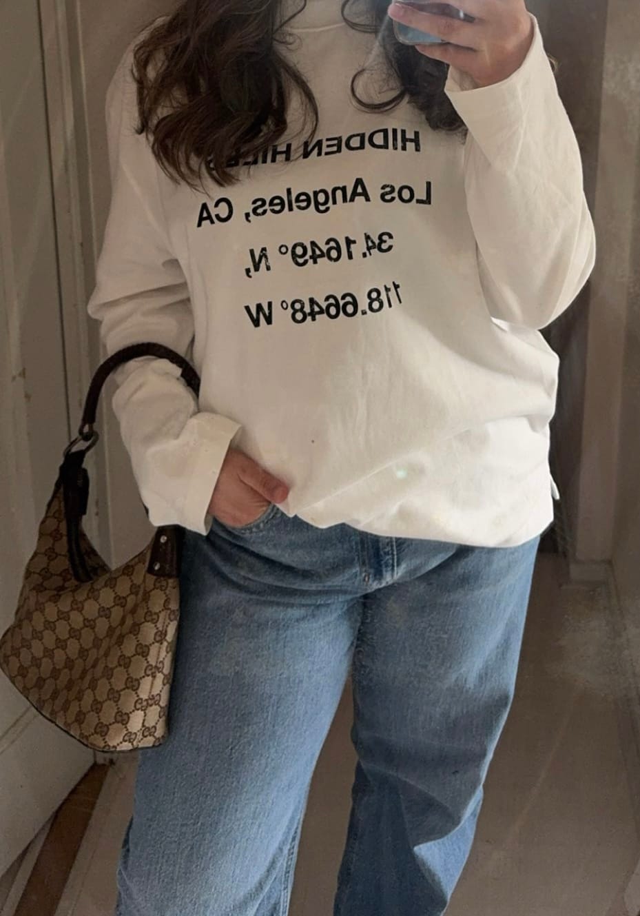 Customer photo review of VINTAGE LOGO LONGSLEEVE T-SHIRT WHITE