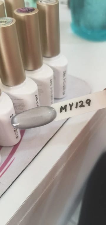 Customer photo review of BORN PRETTY 10ml Brown Purple Black Red Cat Magnetic Gel Polish Manicure Soak Off UV Gel Nail Art Varnish Autunm Winter Nails
