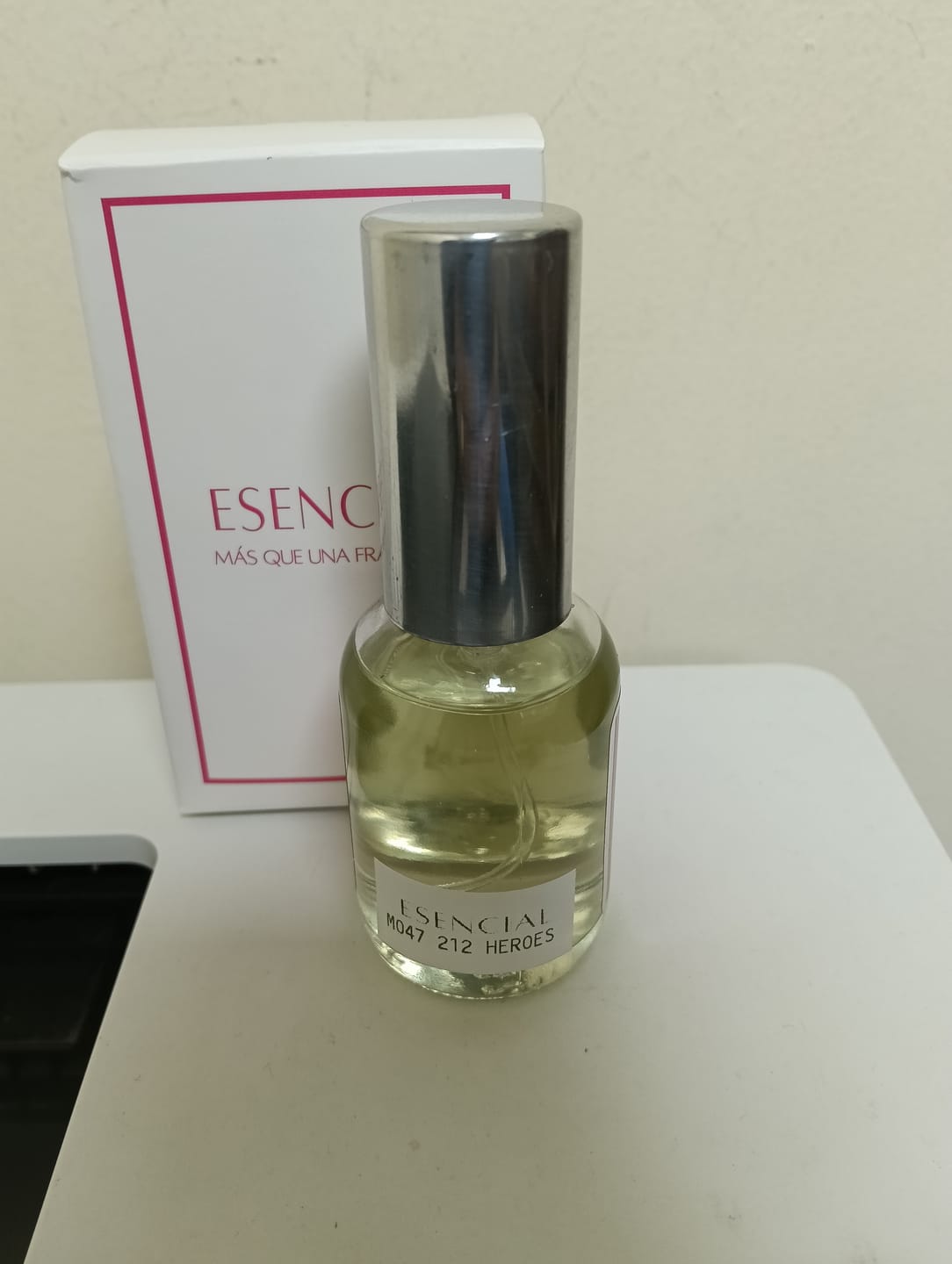 Customer photo review of M047 Inspirado en: 212 Heroes Forever Young - Carolina Herrera