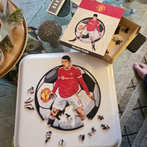 Customer photo review of Cristiano Ronaldo - Holzpuzzle