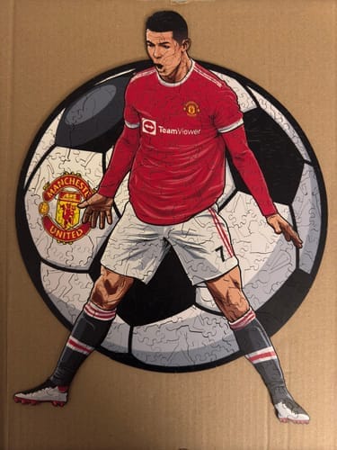 Customer photo review of Cristiano Ronaldo - Holzpuzzle