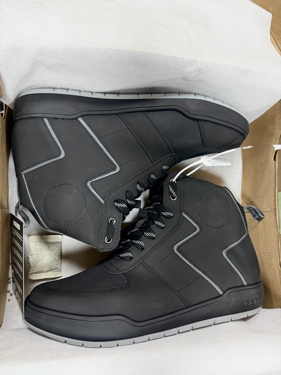 Customer photo review of Clan Stealth (Grey)