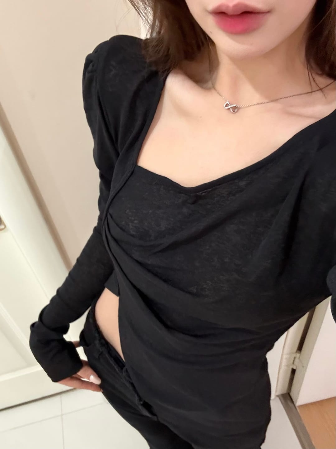 Customer photo review of Rase le sol Asymmetric Draped Sheer Top