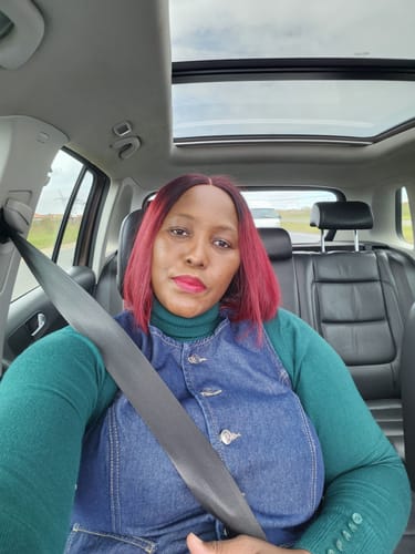 Customer photo review of 2x6 Vietnamese SDD Bone Straight Ombré Burgandy Wig