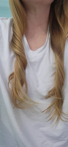 Customer photo review of Weightless Oil for Fine & Medium Hair