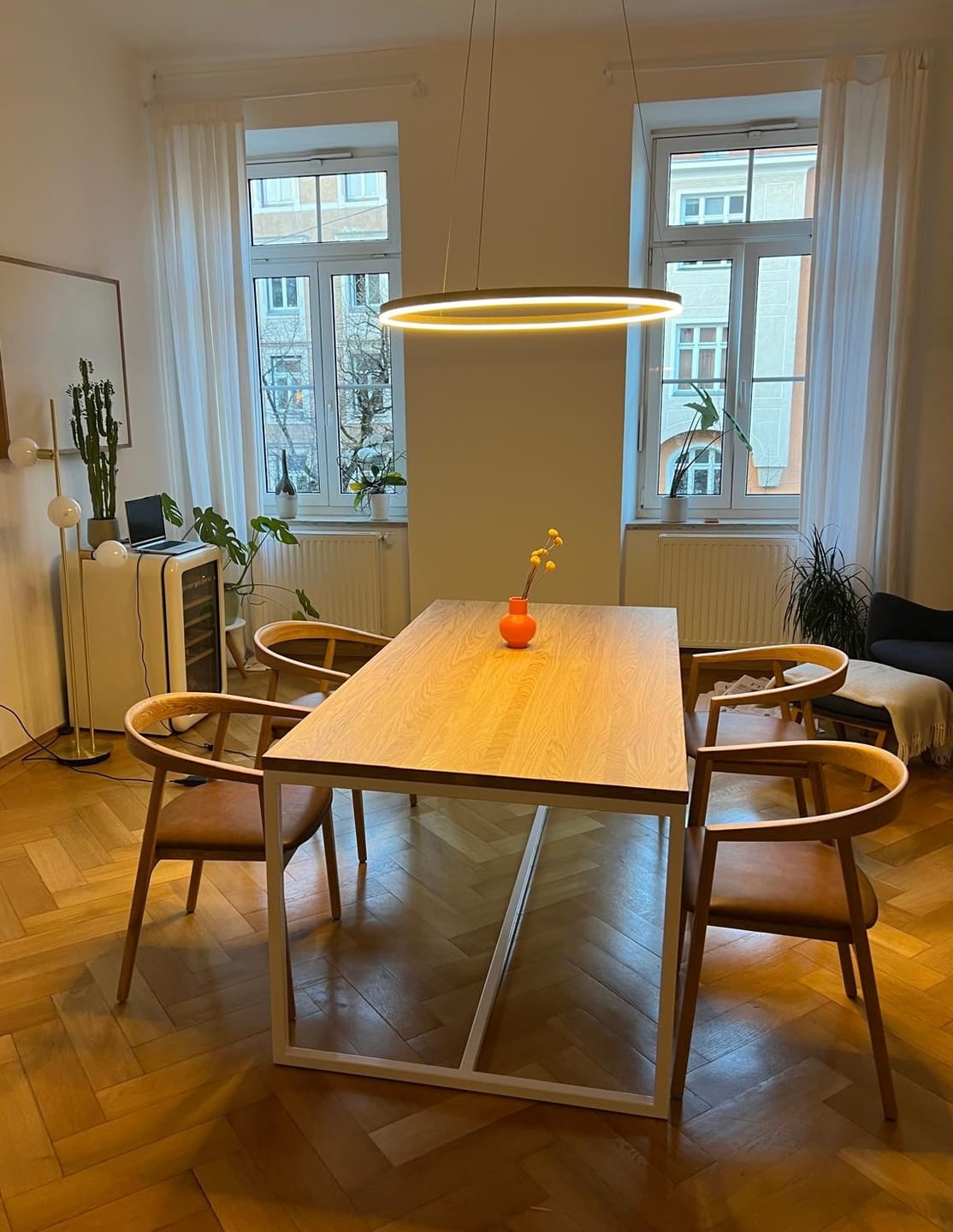 Customer photo review of Tisch Massivholz & Stahlgestell mit Mittelstrebe TALON