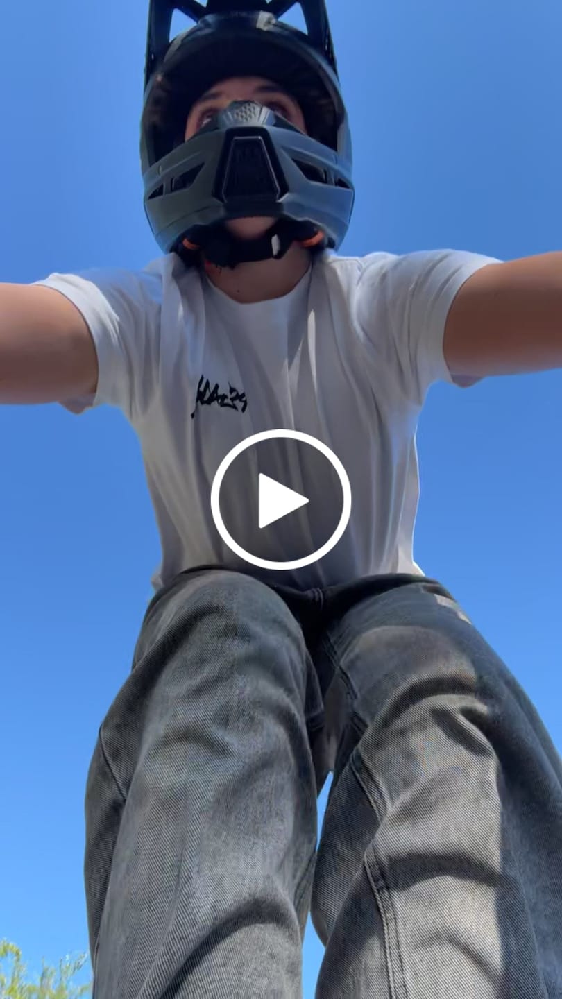 Customer video review of Fangmoto Bracelet Combo (Pink + Black)