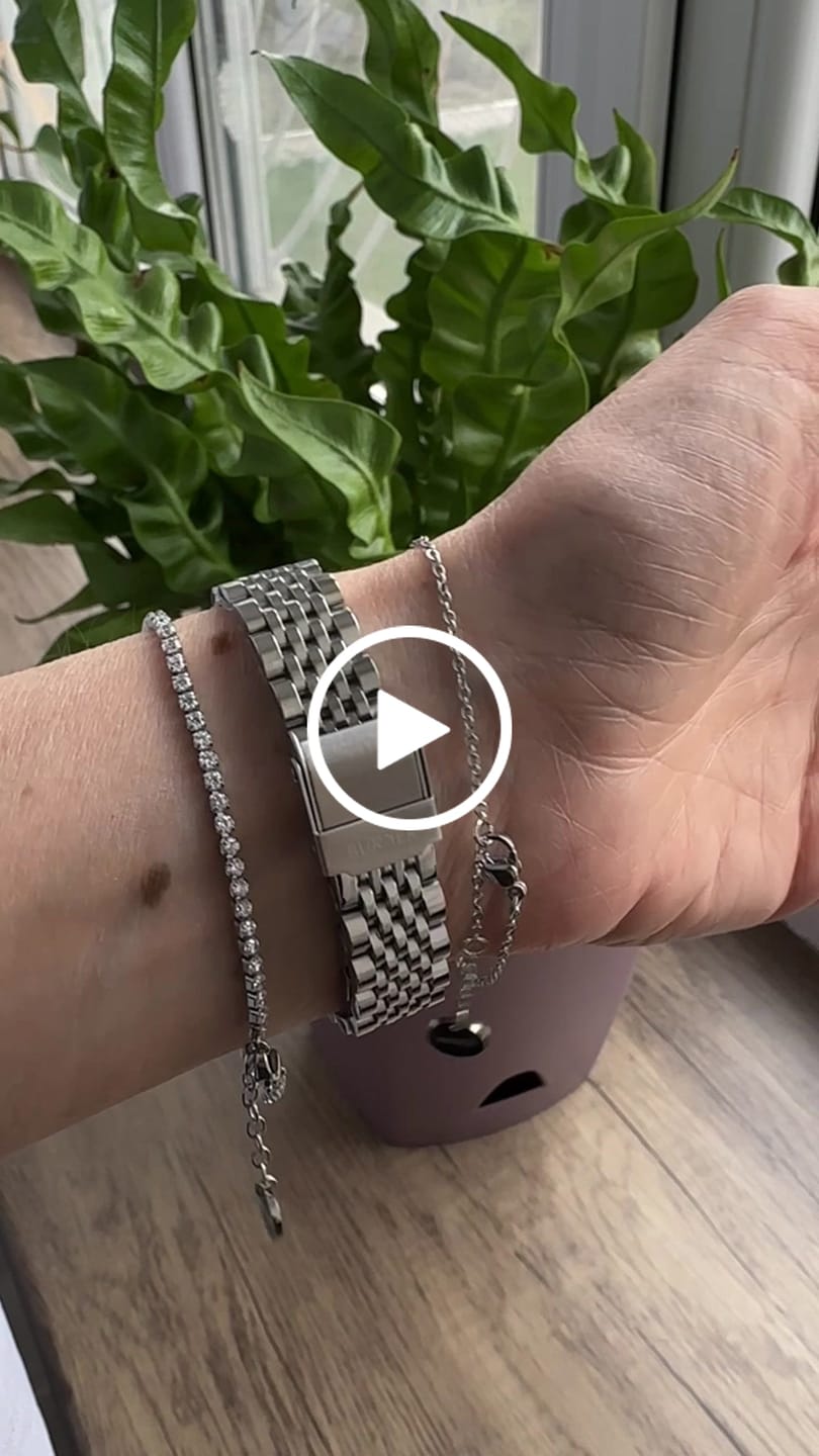 Customer video review of Macy Petite Silver White