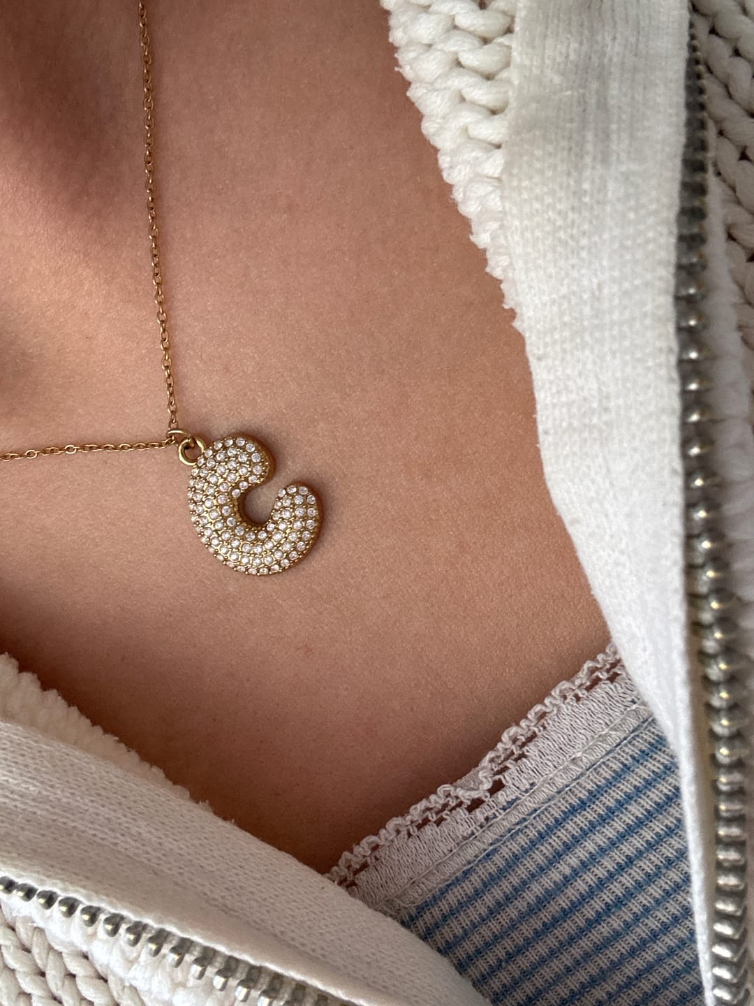 Customer photo review of Pave Bubble Initial Kette 14K Vergoldet