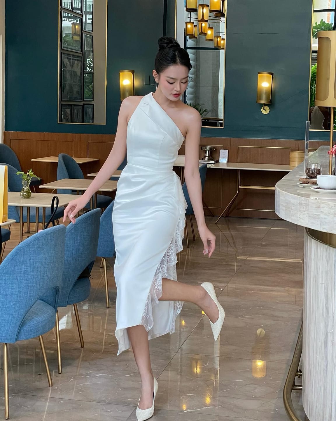Customer photo review of ELYSIA One Shoulder Midi Dress