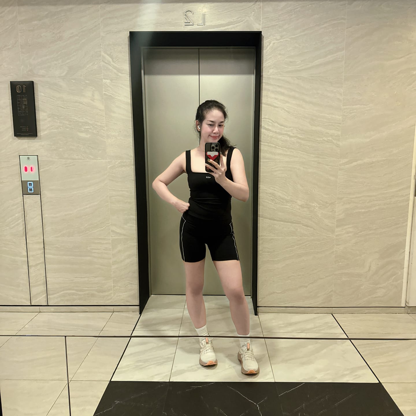 Customer photo review of The Square Tank / Black