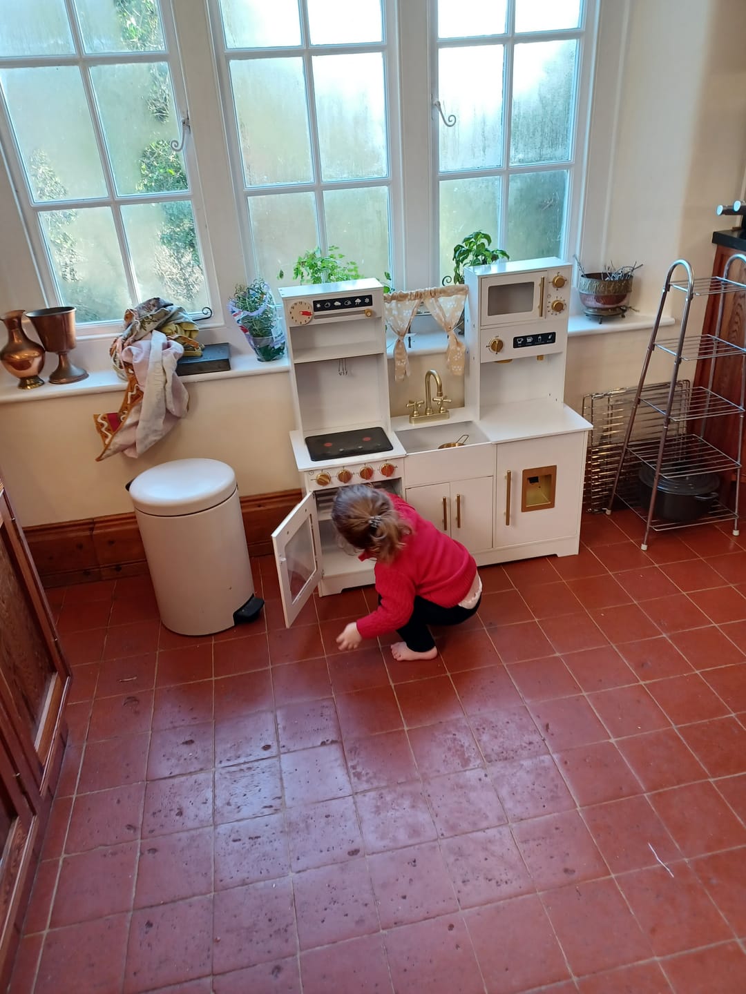 Customer photo review of Tiny Chef XL - Wooden Play Kitchen - White/Pink
