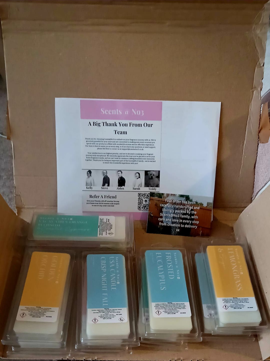 Customer photo review of Vacay Vibes Orange Blossom & Coastal Cypress Wax Melt