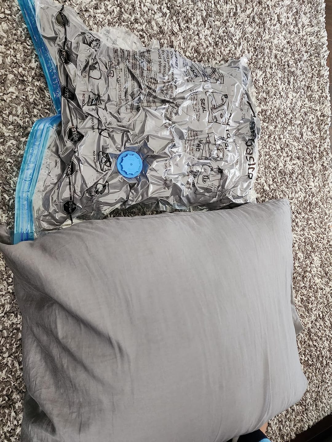 Customer photo review of Travelly Vakumlu Valiz Torbası Seti