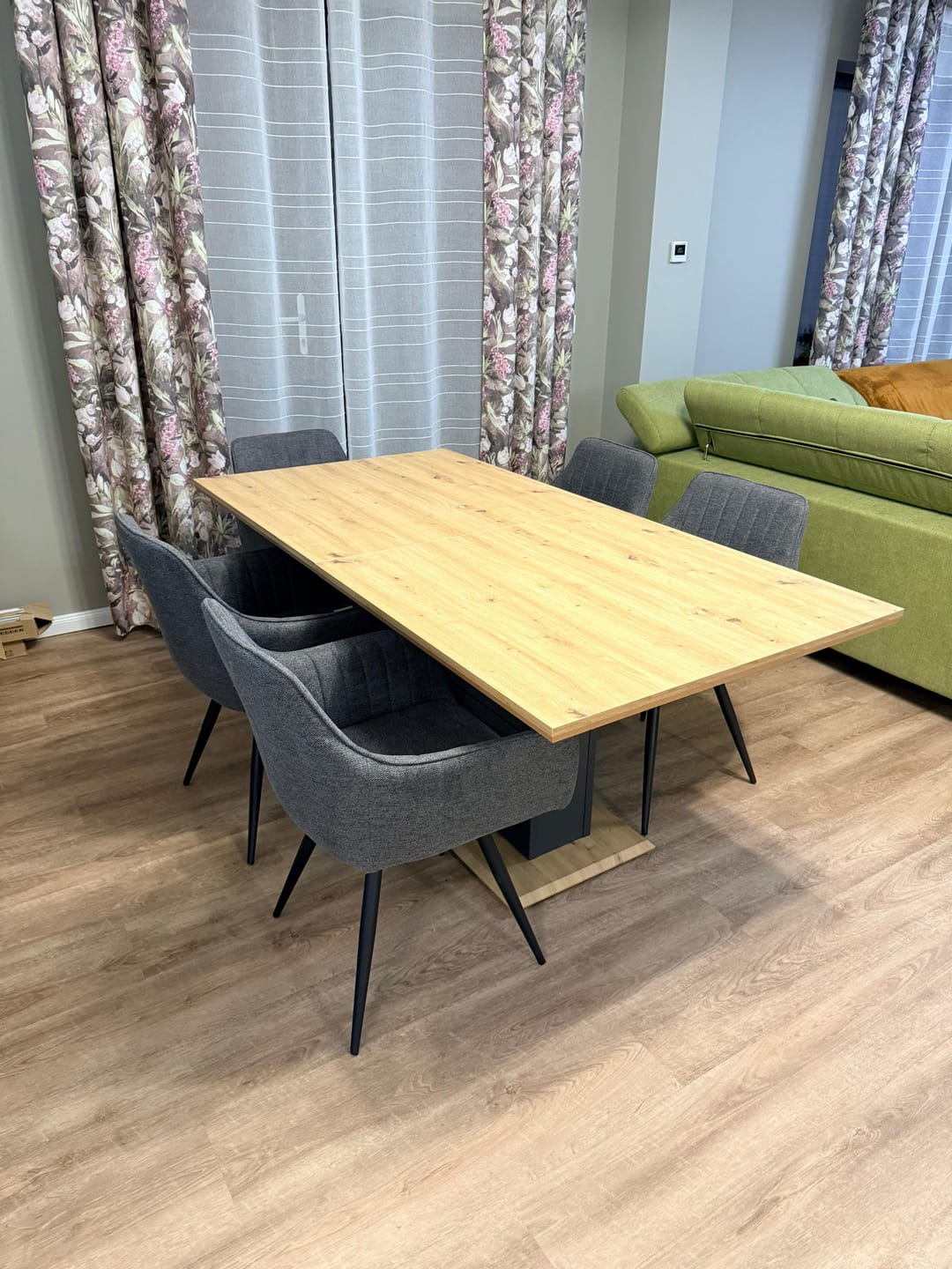 Customer photo review of Scaun BALLO, gri inchis/negru, stofa clasica/metal, 56x45x84 cm