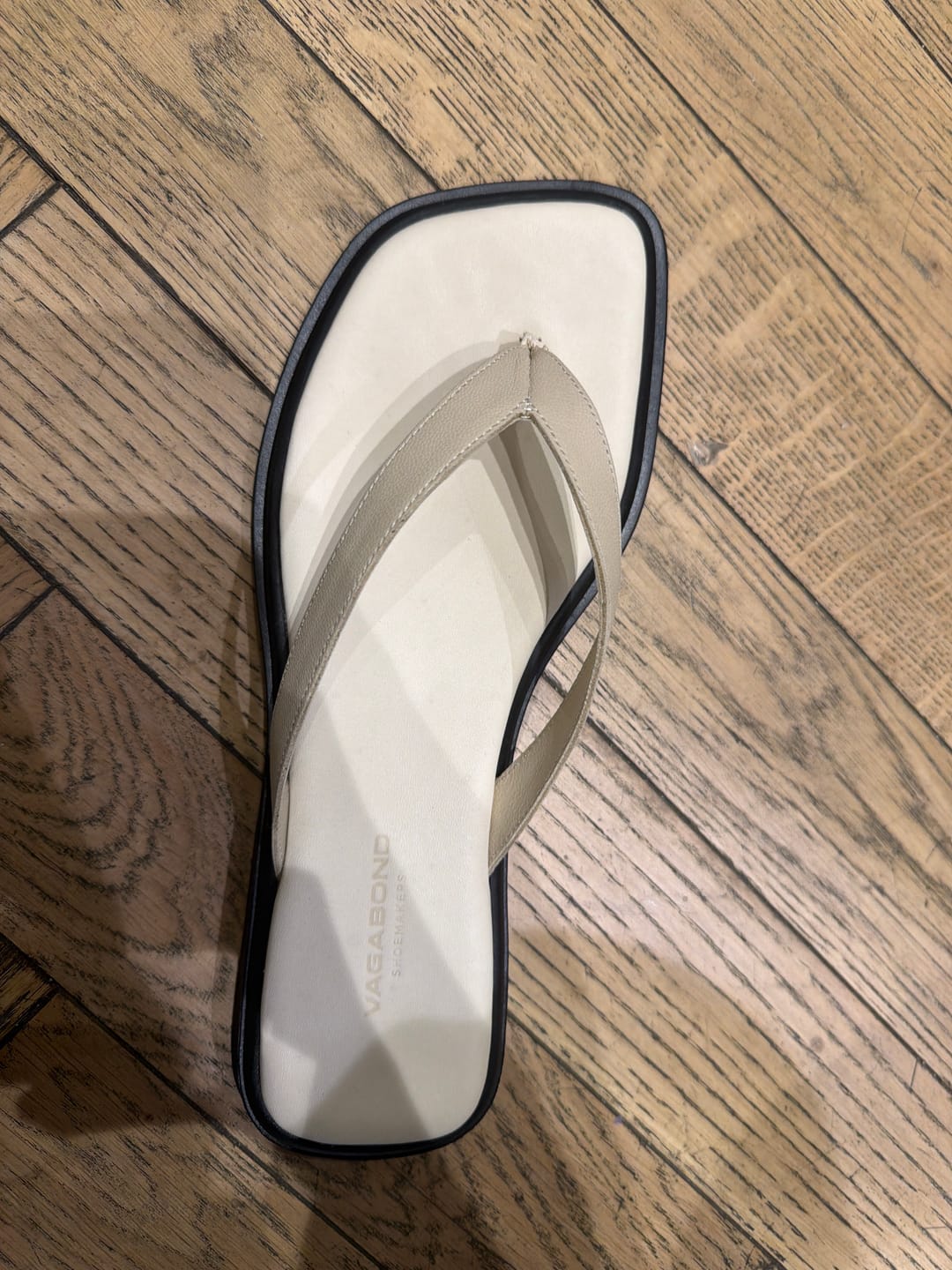 Customer photo review of כפכפי אצבע לנשים Izzy