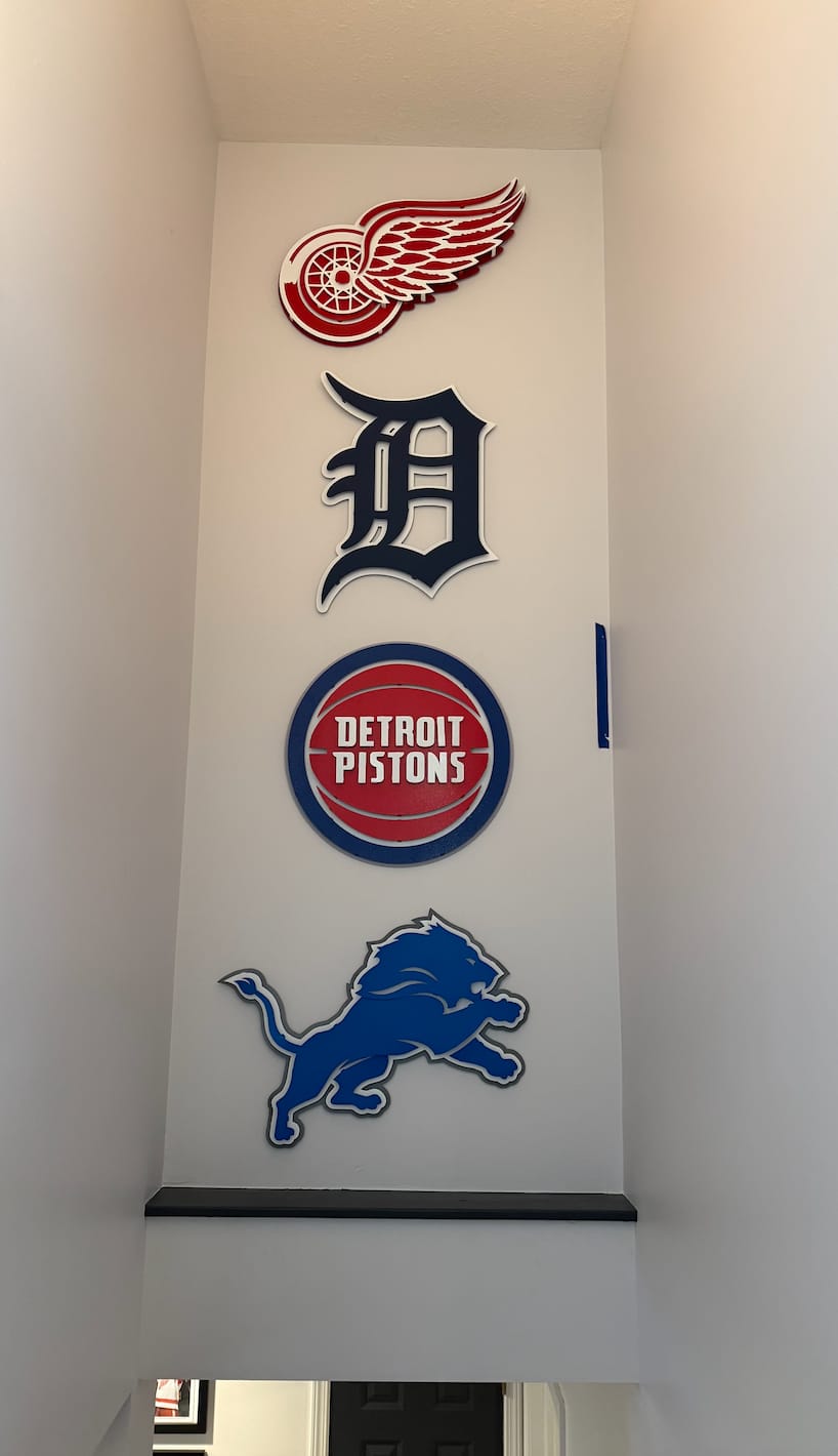 Customer photo review of Detroit Tigers "D" - Navy/White 3D Vintage Metal Wall Art