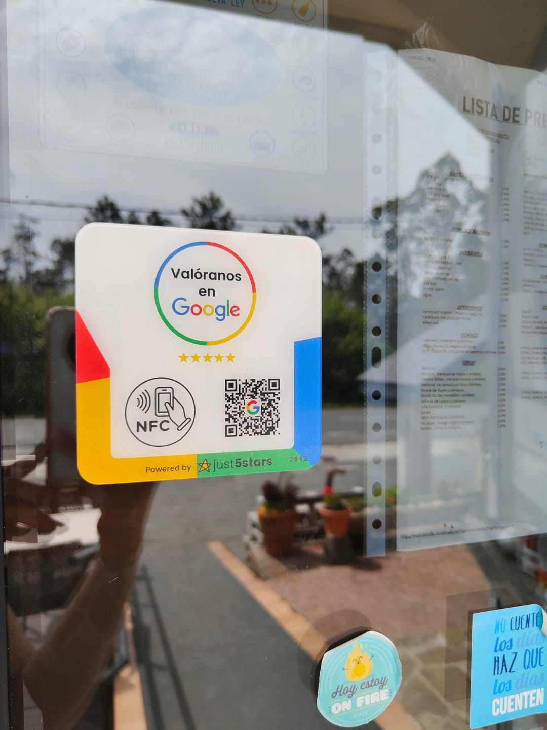 Customer photo review of Placa Reseñas Google NFC & QR (ES)