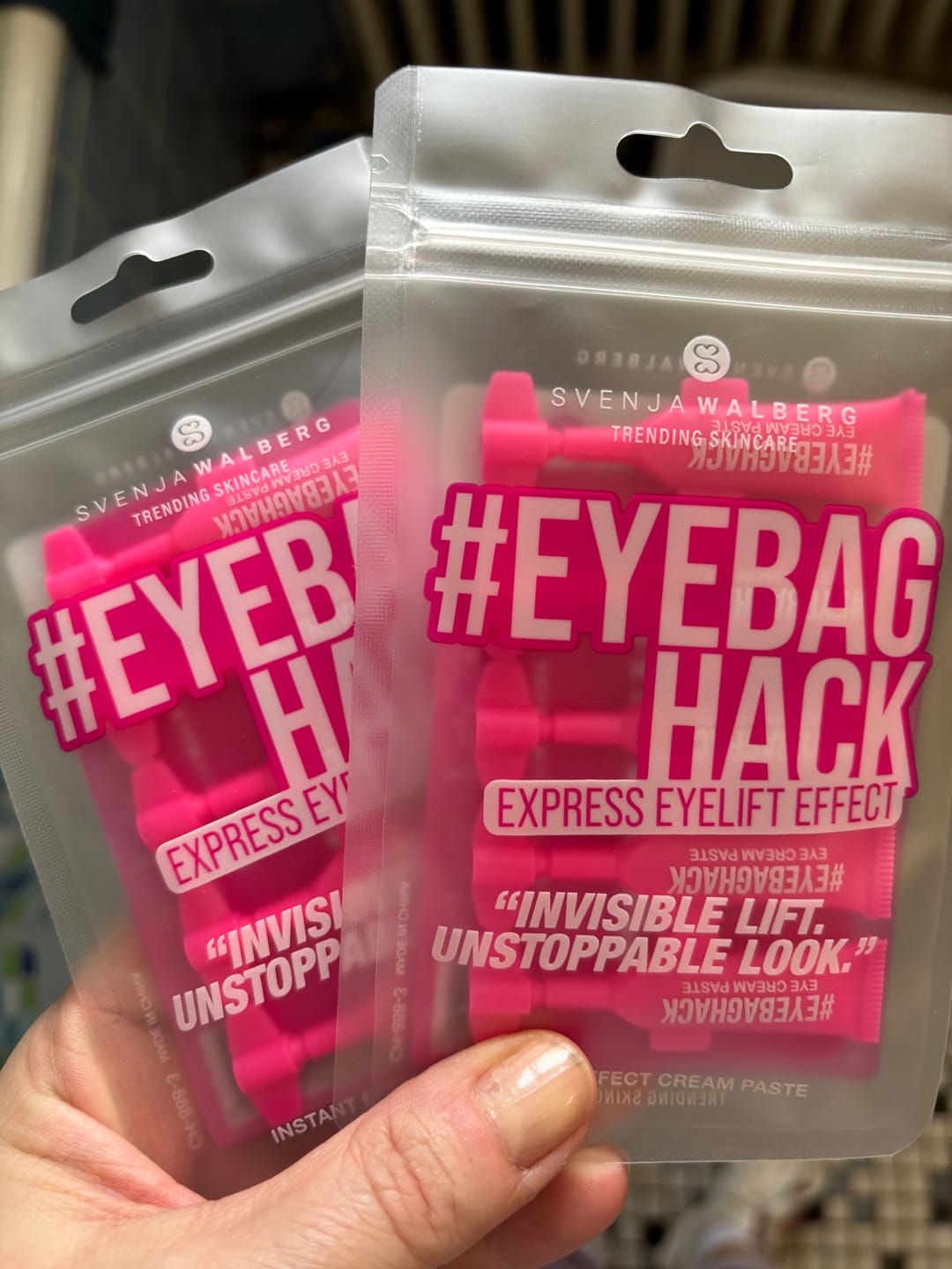 Customer photo review of EYEBAGHACK -  Express Eyelift Effect