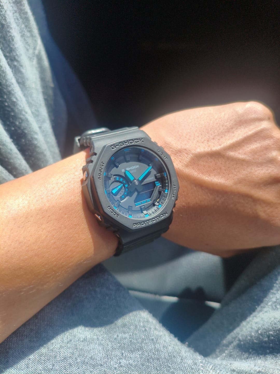 Customer photo review of Reloj Casio G-Shock Royal Oak "Casioak" GA-2100-1A2 NEON ACCENT Negro