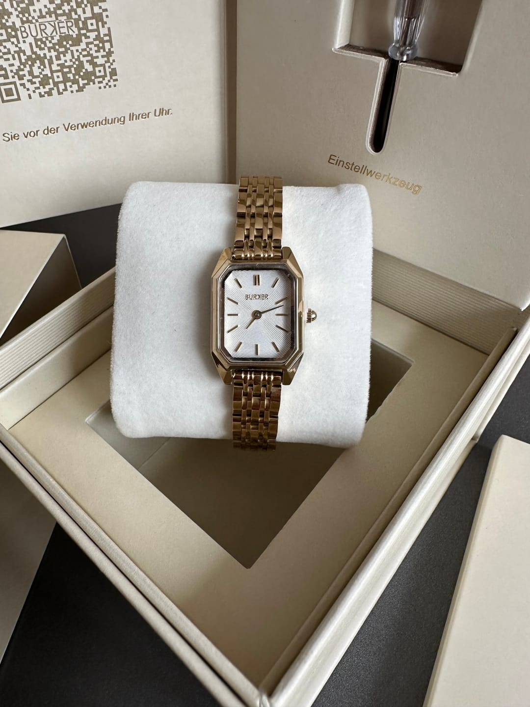 Customer photo review of Isabell Petite Gold