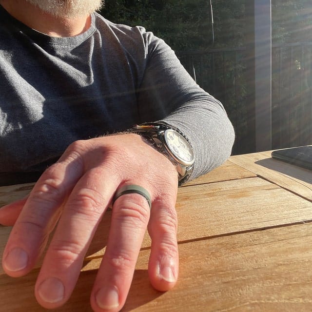 Customer photo review of Men's Tactical Silicone Rings, 9mm Wide 2.5mm Thick Rubber Wedding Bands for Him, Breathable Working Man's Performance Ring