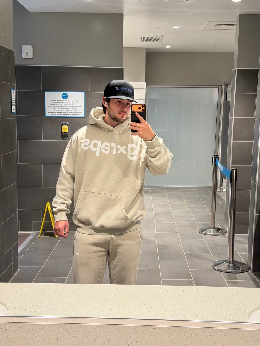 Customer photo review of Frost Set — Oatmeal