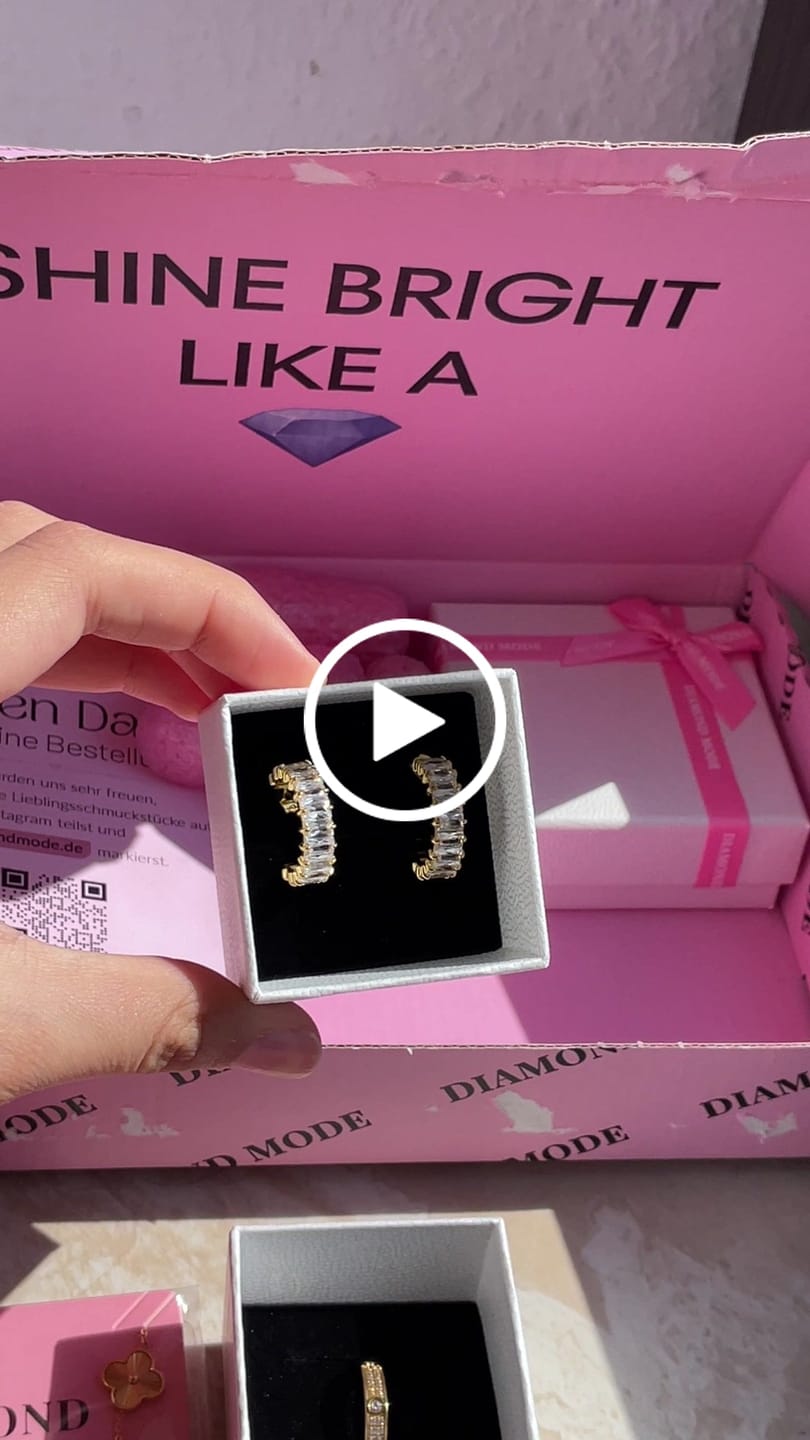 Customer video review of Cube Stones Creolen | 18K vergoldet