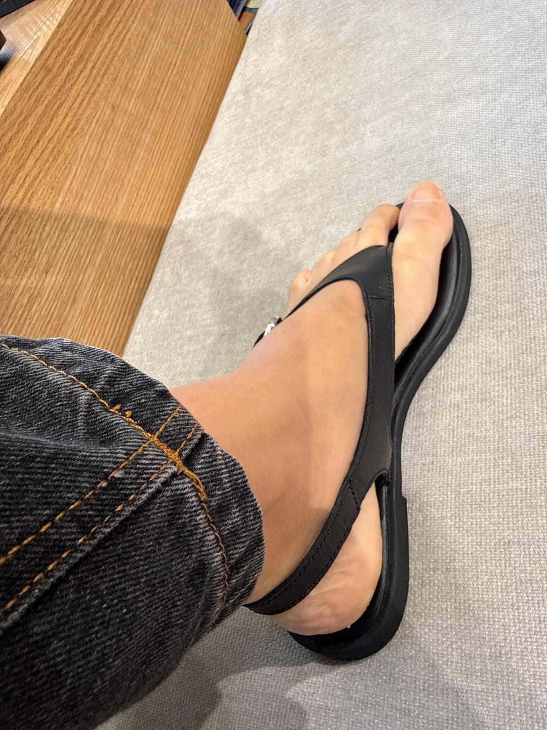 Customer photo review of סנדלי אצבע לנשים Zaida