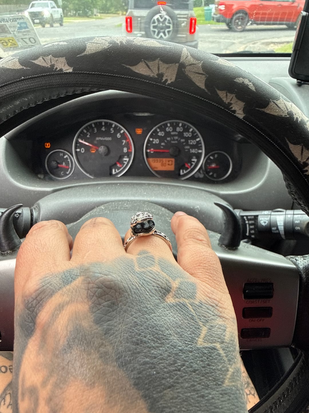 Customer photo review of Vintage Vine Black Agate Ring (Light Luxury Niche Dark Style Band)