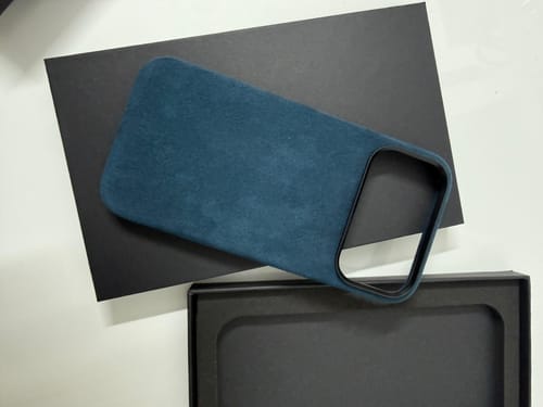 Customer photo review of Schutzhülle "Velare" die Alcantara Hülle für dein iPhone