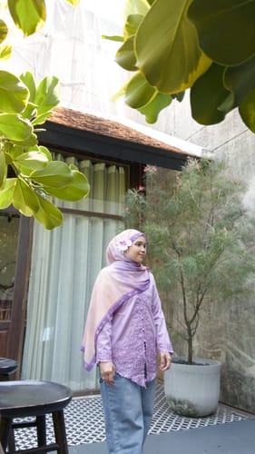 Customer photo review of Coretan Shawl (Langit)