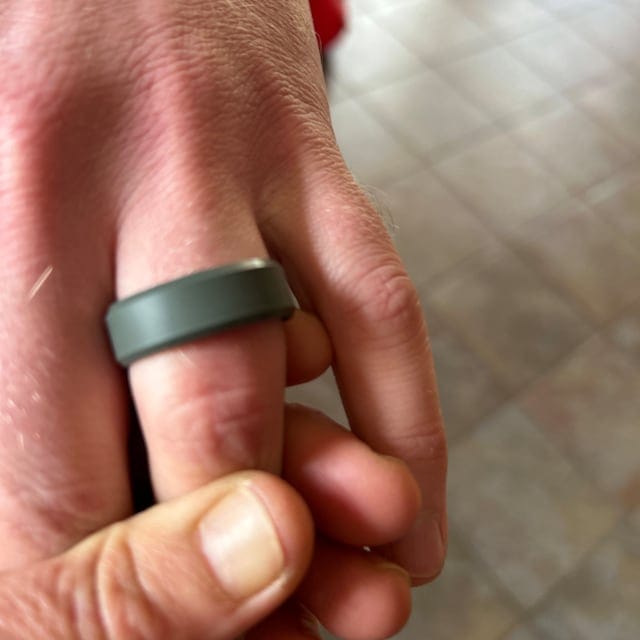 Customer photo review of Men's Tactical Silicone Rings, 9mm Wide 2.5mm Thick Rubber Wedding Bands for Him, Breathable Working Man's Performance Ring