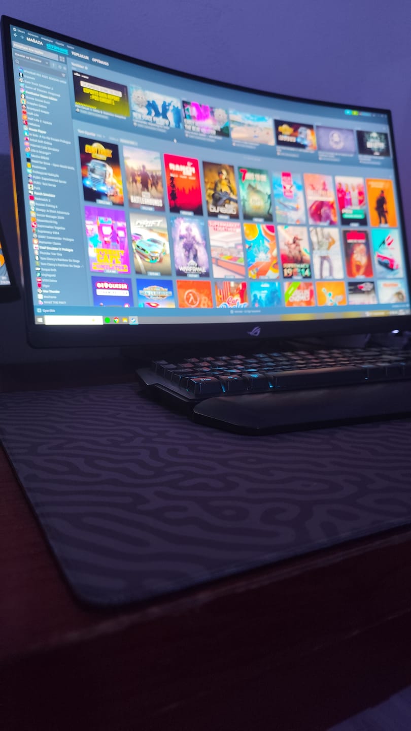 Customer photo review of Wraith Studio Jungle Maze Deskmat