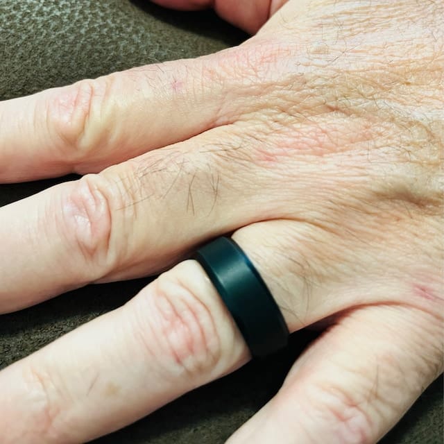 Customer photo review of Men's Tactical Silicone Rings, 9mm Wide 2.5mm Thick Rubber Wedding Bands for Him, Breathable Working Man's Performance Ring