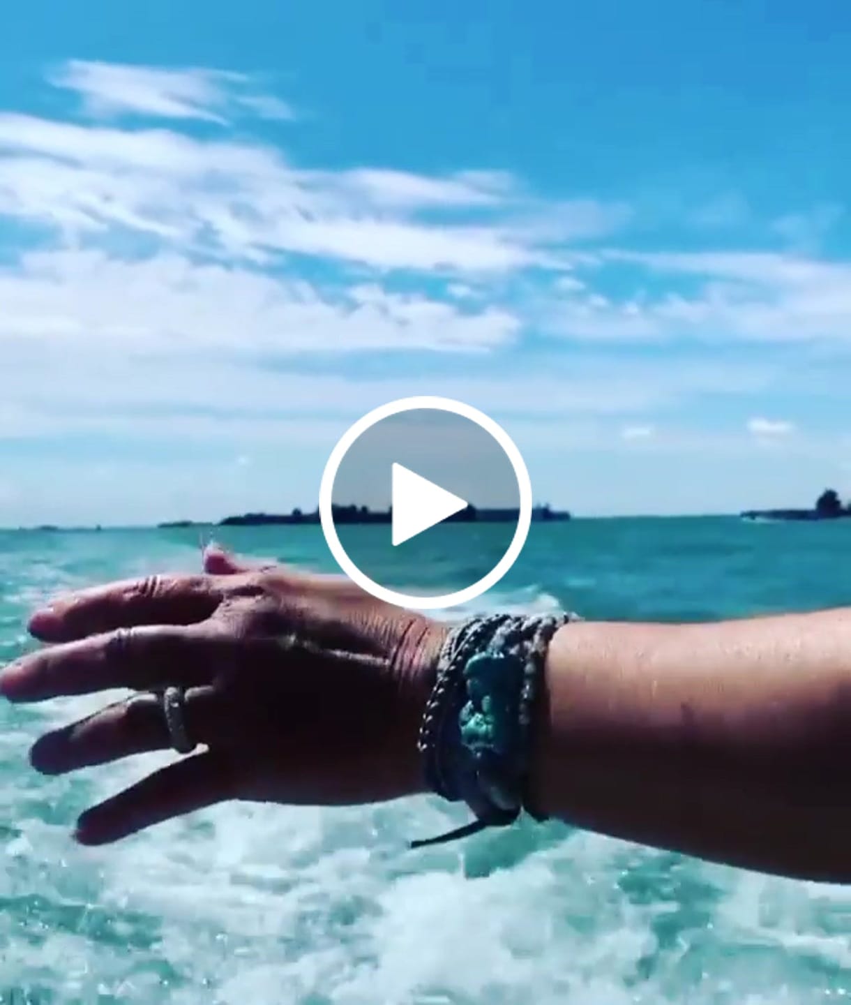 Customer video review of OPTIMISMUS Wickelarmband Türkis